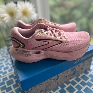New Women’s Brooks Shoes Size 8 Pink Glycerin 21
